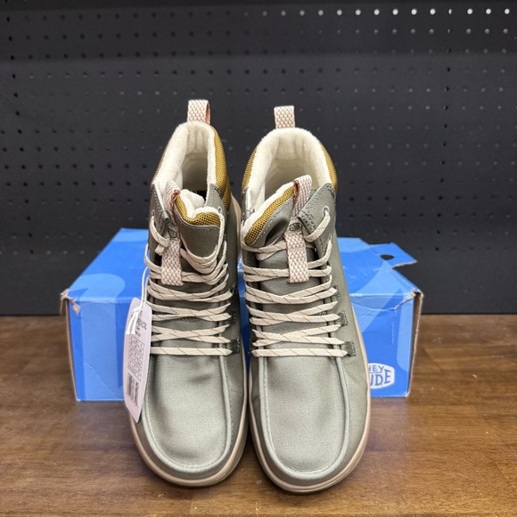 New W/ Box! Women's Hey Dude Wendy Peak Apres Coated Twill Olive Boots Size 8 - Picture 3 of 5